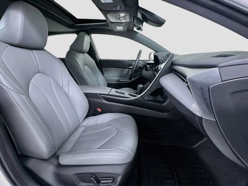 Used 2022 Toyota Avalon XLE w/ Moonroof Package FWD image 29