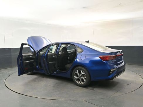 Used 2020 Kia Forte LXS FWD image 29