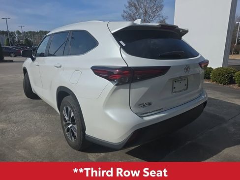 Used 2024 Toyota Highlander XLE image 5