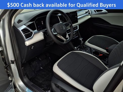 New 2026 Volkswagen Taos SE image 14