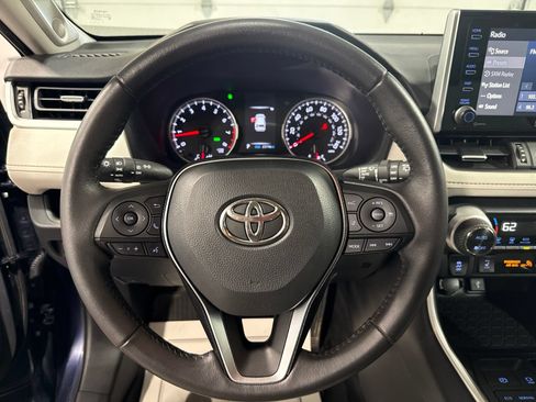 Used 2021 Toyota RAV4 XLE Premium AWD/4WD image 35