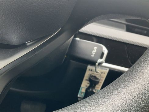 Used 2024 Kia Sportage LX image 25