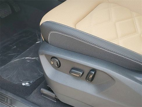 New 2026 Volkswagen Atlas Cross Sport SE image 19