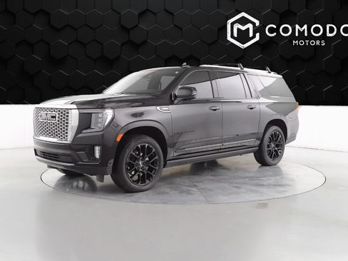 Used 2023 GMC Yukon XL Denali w/ Denali Reserve Package image 7