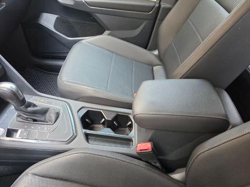 Used 2020 Volkswagen Tiguan SE FWD image 22