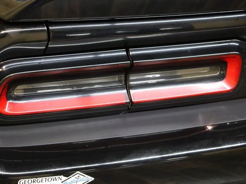 Used 2020 Dodge Challenger SXT w/ Driver Convenience Group image 20