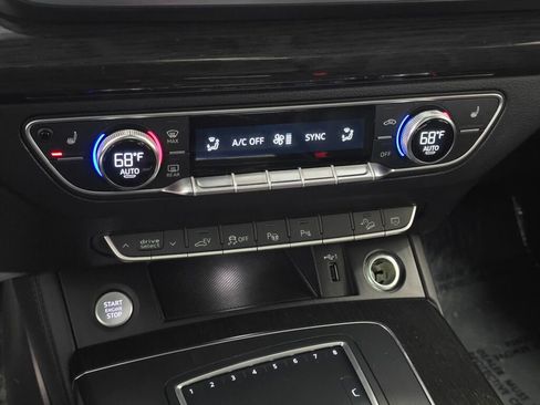 Used 2020 Audi Q5 e Prestige w/ Prestige Package image 16