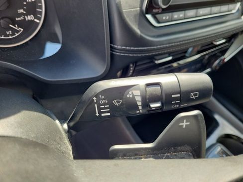 Used 2023 Nissan Rogue SV FWD image 26