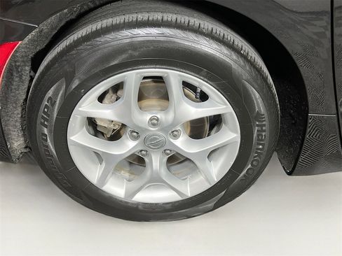 Used 2018 Chrysler Pacifica Touring Plus w/ S Appearance Package image 34