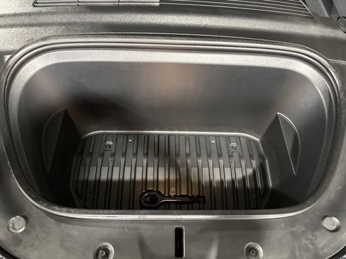 Used 2021 Tesla Model Y Long Range image 28