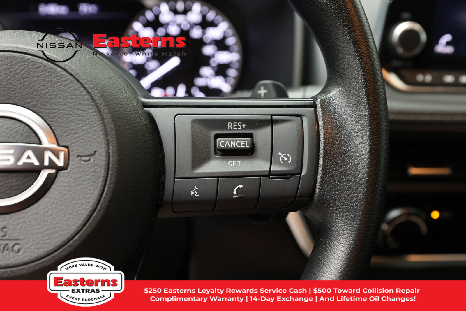 Used 2023 Nissan Rogue S AWD/4WD image 16