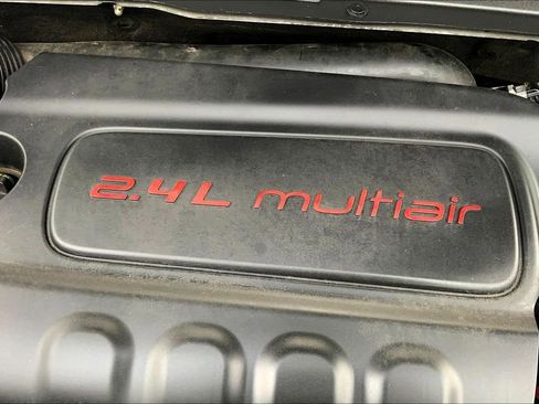 Used 2016 Jeep Renegade Limited image 30