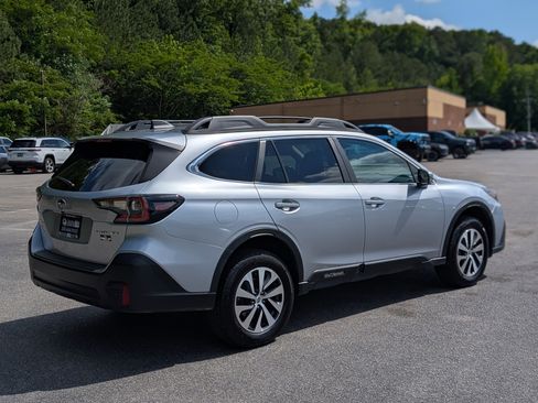 Used 2022 Subaru Outback Premium AWD/4WD image 9