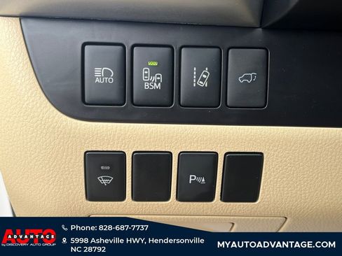 Used 2016 Toyota Highlander Limited image 24