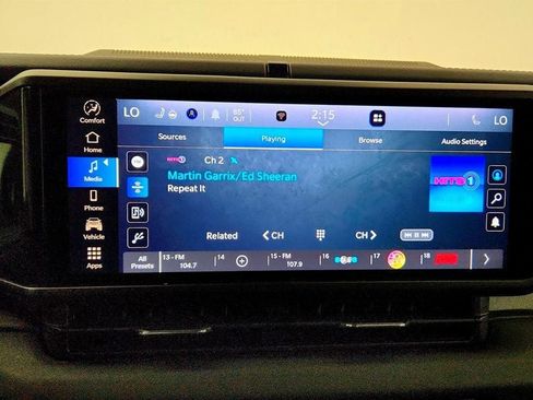 Used 2025 Jeep Wrangler Unlimited Sahara AWD/4WD image 17