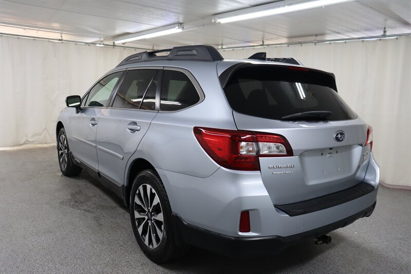 Used 2016 Subaru Outback 2.5i Limited AWD/4WD image 5