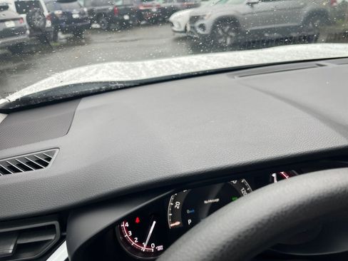 Used 2025 Toyota RAV4 XLE image 36