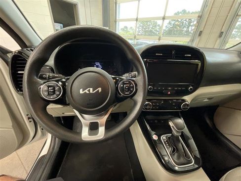 Used 2022 Kia Soul S image 18
