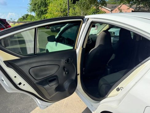 Used 2017 Nissan Versa S Plus FWD image 17