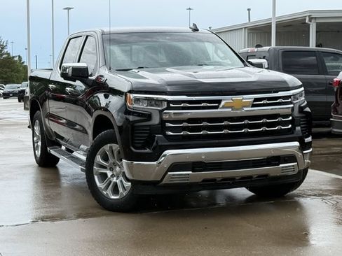 Used 2023 Chevrolet Silverado 1500 LTZ w/ Technology Package AWD/4WD image 2