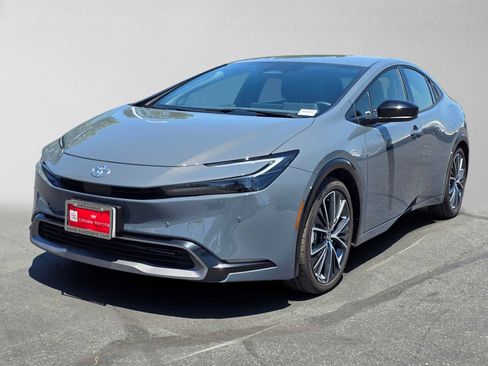 Certified 2026 Toyota Prius XLE FWD image 7