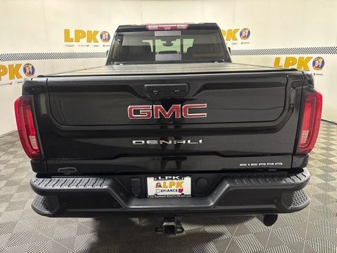 Used 2022 GMC Sierra 2500 Denali w/ Denali Black Diamond Edition AWD/4WD image 4