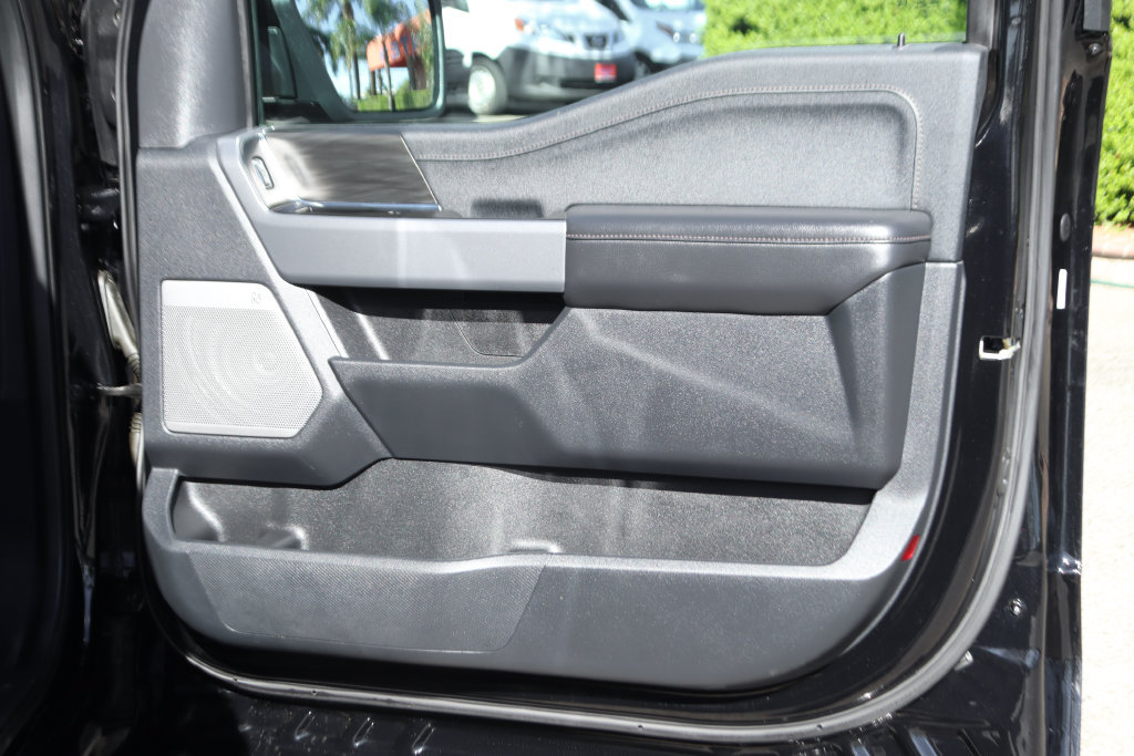 Used 2025 Ford F150 Lightning Lariat AWD/4WD image 41