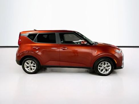 Used 2022 Kia Soul LX w/ Technology Package FWD image 8