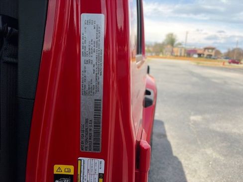 Used 2024 Jeep Gladiator Sport image 32