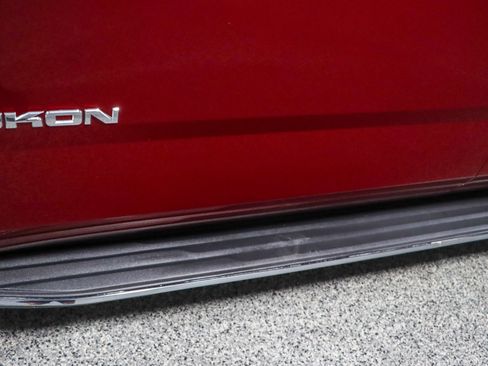 Used 2020 GMC Yukon SLE w/ Enhanced Driver Alert Package image 12