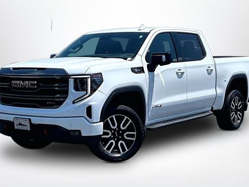 Used 2024 GMC Sierra 1500 AT4 w/ AT4 Preferred Package AWD/4WD image 3