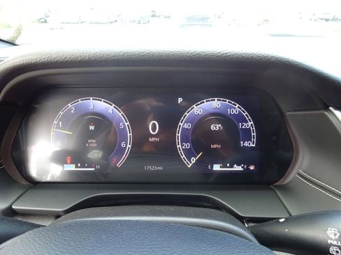 Used 2024 Jeep Grand Cherokee L Laredo AWD/4WD image 25