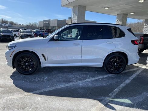 Used 2022 BMW X5 M50i image 8