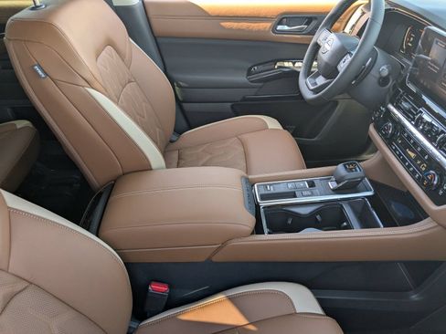 New 2026 Nissan Pathfinder Platinum w/ Cargo Package FWD image 32