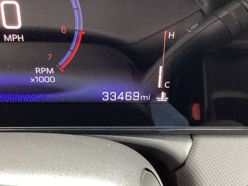 Used 2025 Chevrolet TrailBlazer LT image 3