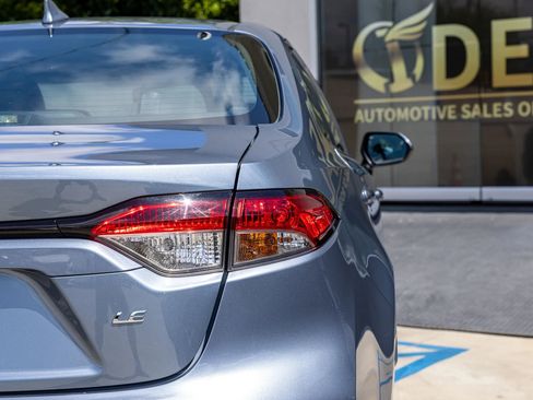 Used 2023 Toyota Corolla LE FWD image 13