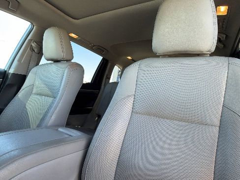 Used 2019 Toyota Highlander Limited image 11