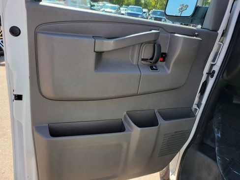 Used 2019 Chevrolet Express 3500 Extended w/ Driver Convenience Package image 19