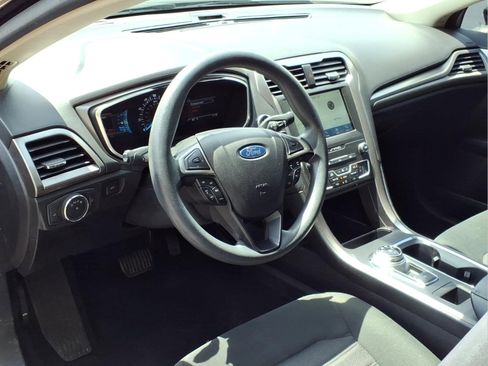 Used 2020 Ford Fusion SE AWD/4WD image 13