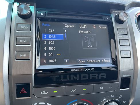 Used 2017 Toyota Tundra SR5 w/ SR5 Upgrade Package AWD/4WD image 30