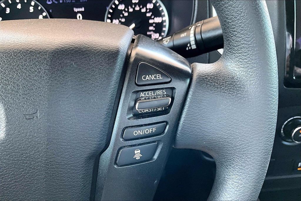 Used 2024 Nissan Frontier SV w/ Technology Package AWD/4WD image 13
