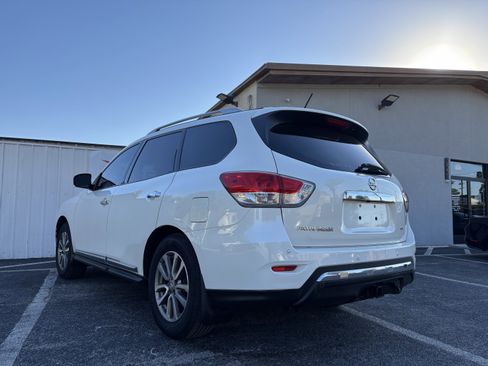 Used 2015 Nissan Pathfinder SL w/ SL Premium Package image 3