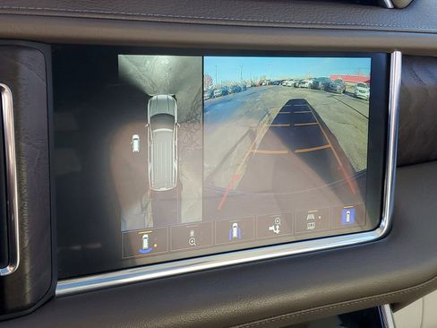 Used 2023 GMC Yukon XL Denali image 21