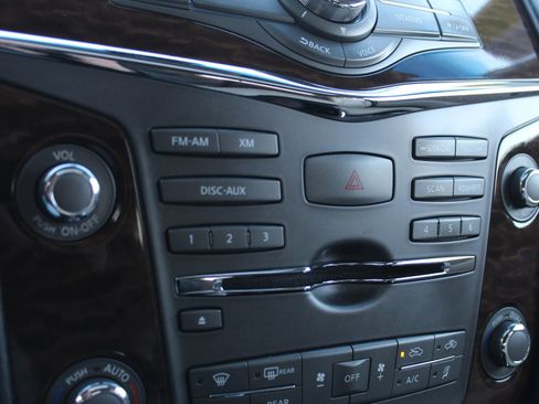 Used 2017 Nissan Armada SL image 33