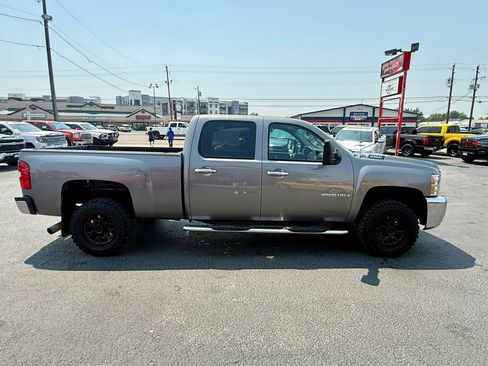 Used 2009 Chevrolet Silverado 2500 W/T AWD/4WD image 6