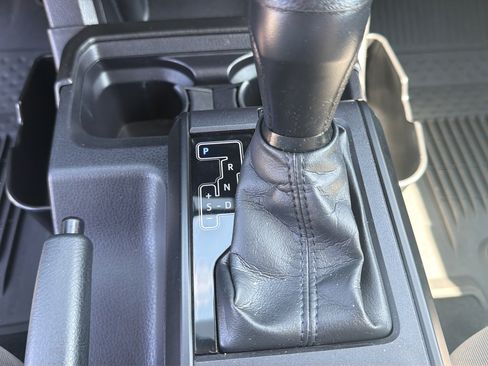 Used 2022 Toyota Tacoma SR AWD/4WD image 24