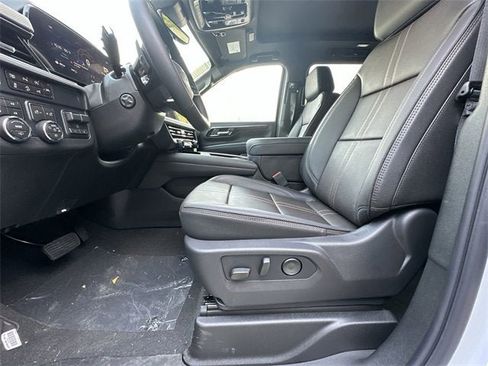 New 2026 Chevrolet Suburban High Country image 7