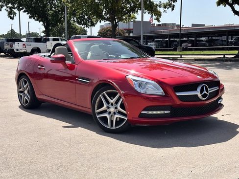 Used 2016 Mercedes-Benz SLK 300 image 1