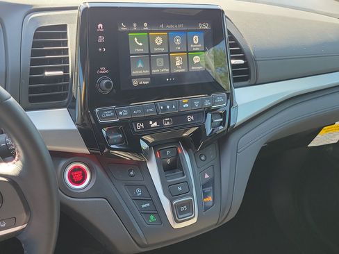 Used 2024 Honda Odyssey Sport image 25
