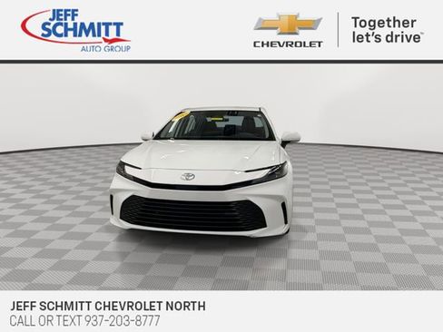 Used 2025 Toyota Camry LE image 4